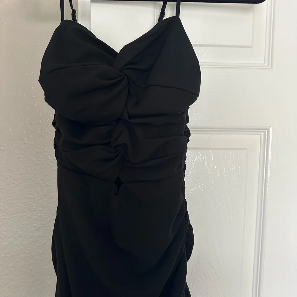 Abercrombie Ruched Front Cutout Asymmetrical Midi Dress - Picture 10 of 10